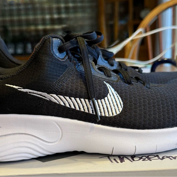 Nike Flex Women’s Athletic Sneakers - Picture 3 of 9